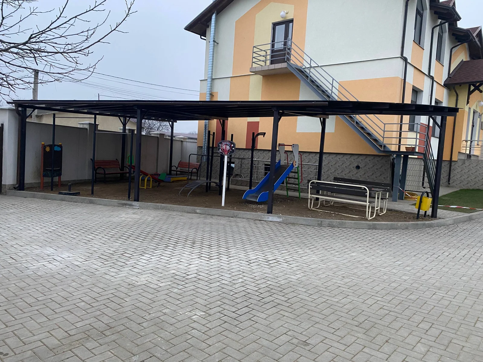Copertină metalică — model de referință C257