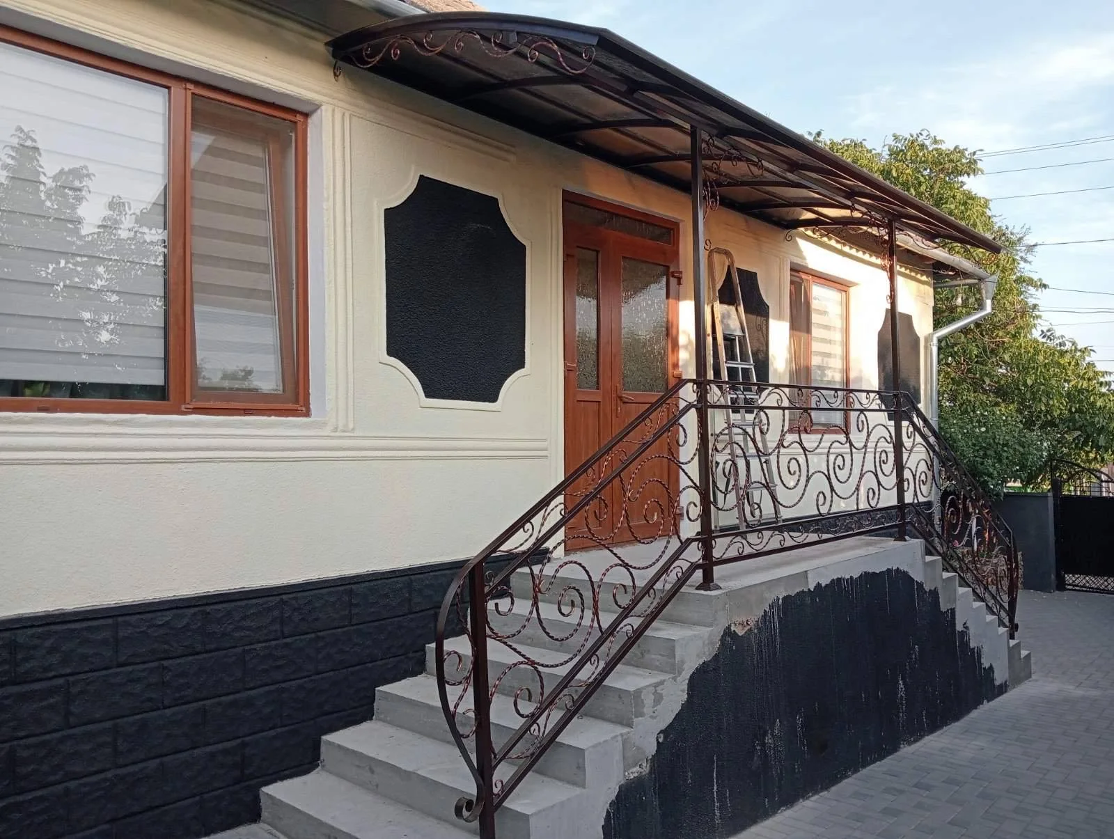 Copertină metalică — model de referință C266