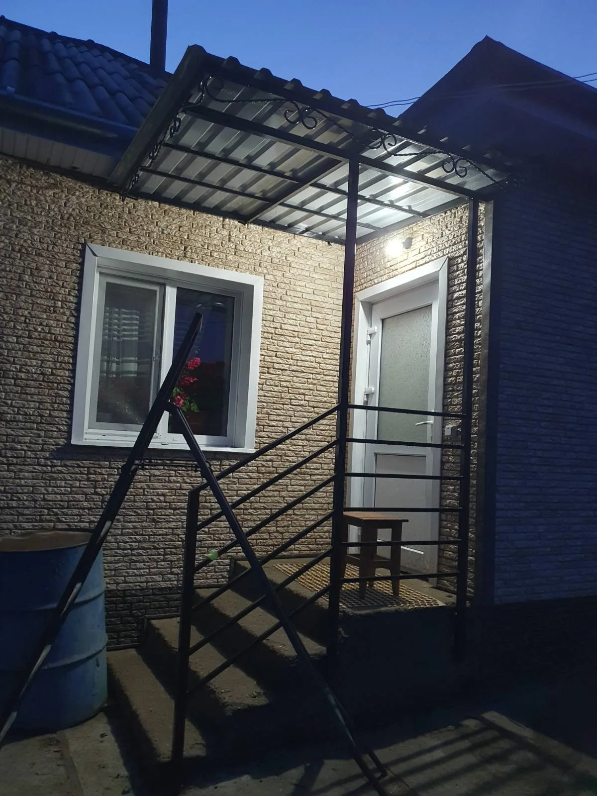 Copertină pentru intrare — model de referință C268
