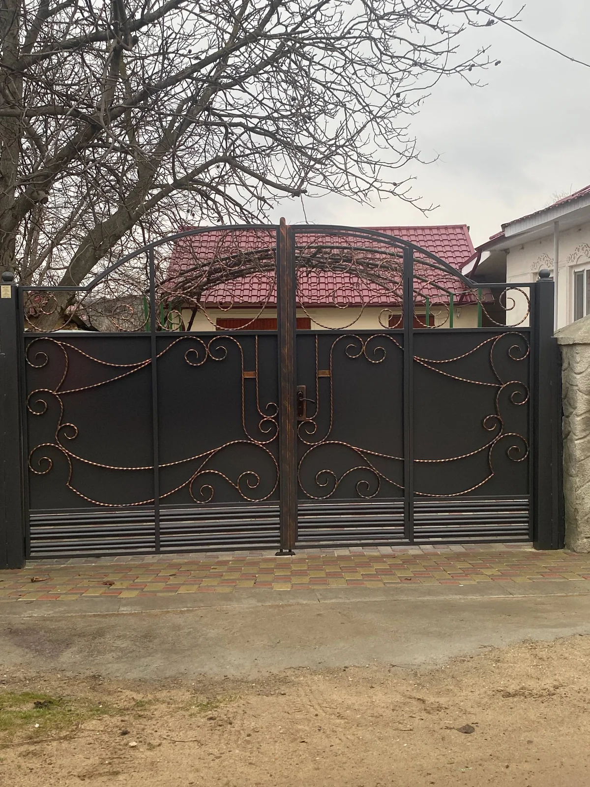 Porți P82 — fotografie din portofoliul gardporti.md